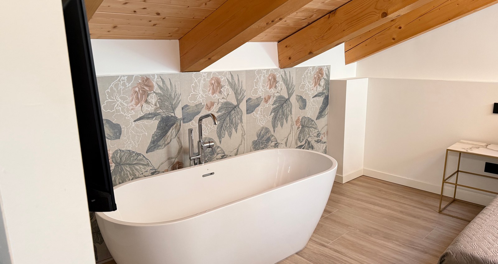 Enjoy Holiday | Belvedere in the Attic