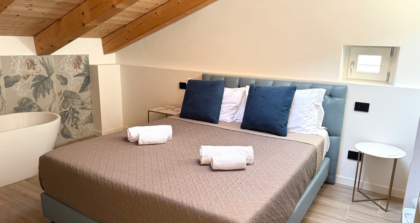 Enjoy Holiday | Belvedere in the Attic
