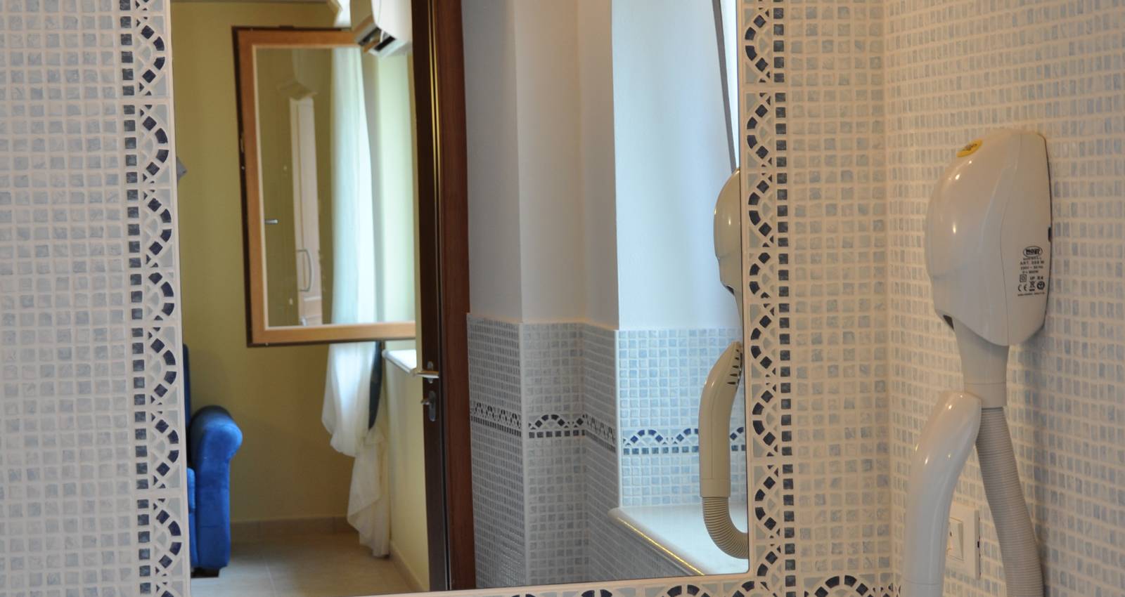 Enjoy Holiday | Standard Quadruple Room