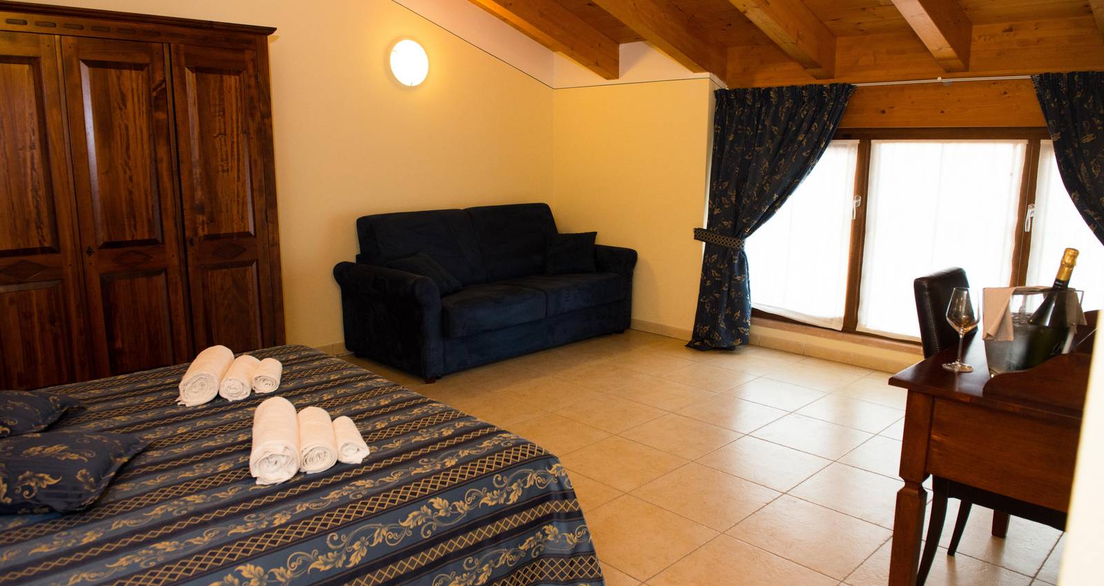 Enjoy Holiday | Standard Quadruple Room