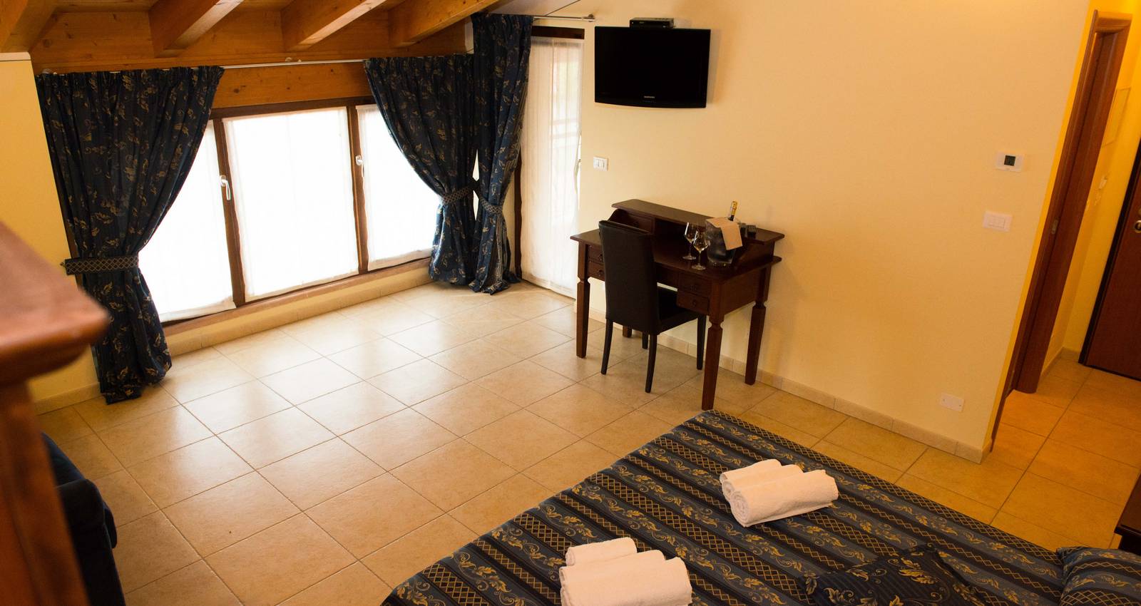 Enjoy Holiday | Standard Quadruple Room