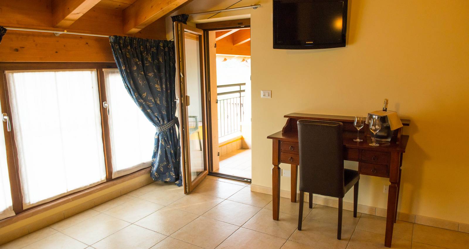 Enjoy Holiday | Standard Quadruple Room