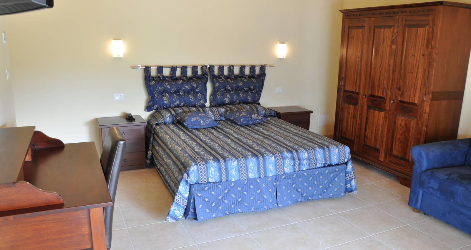 Enjoy Holiday | Standard Quadruple Room