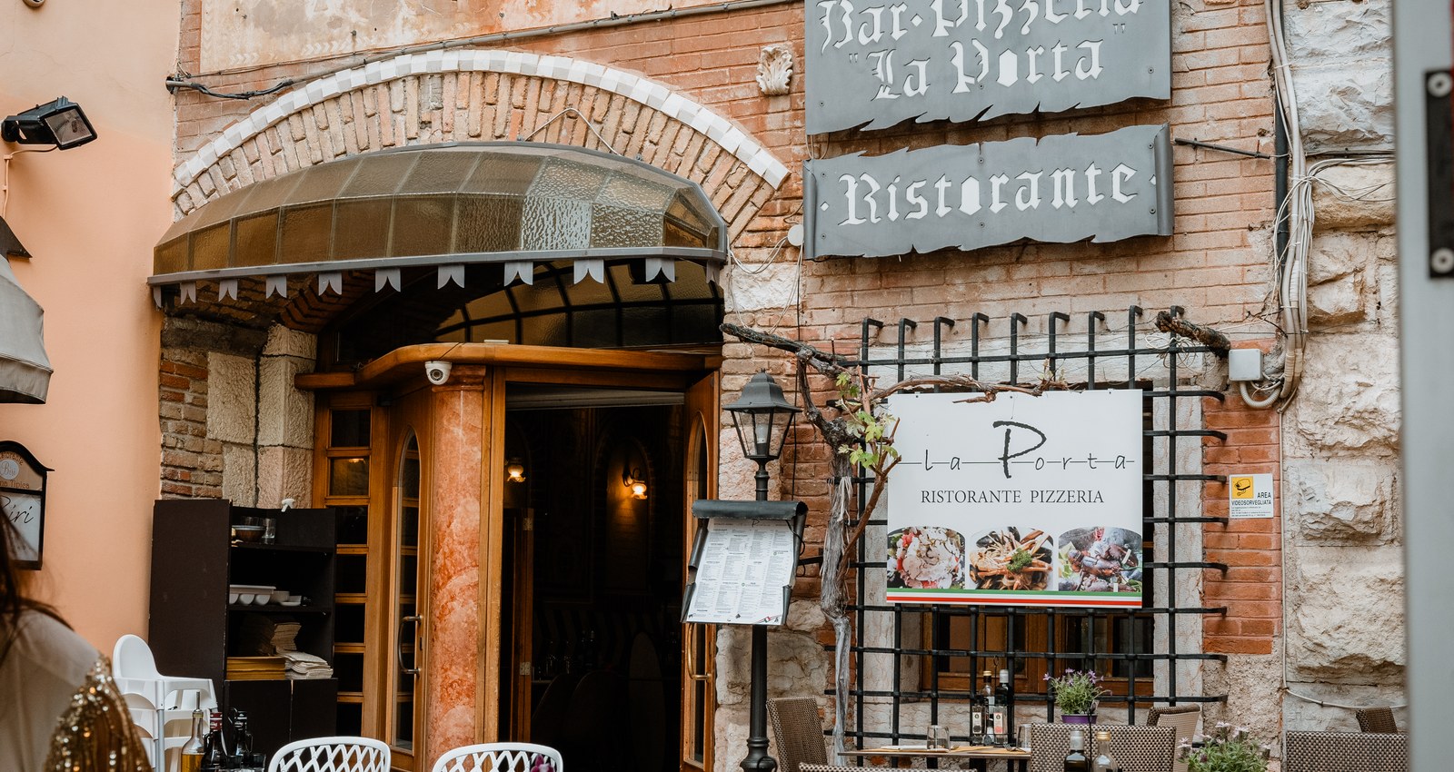 Enjoy Holiday | Restaurants