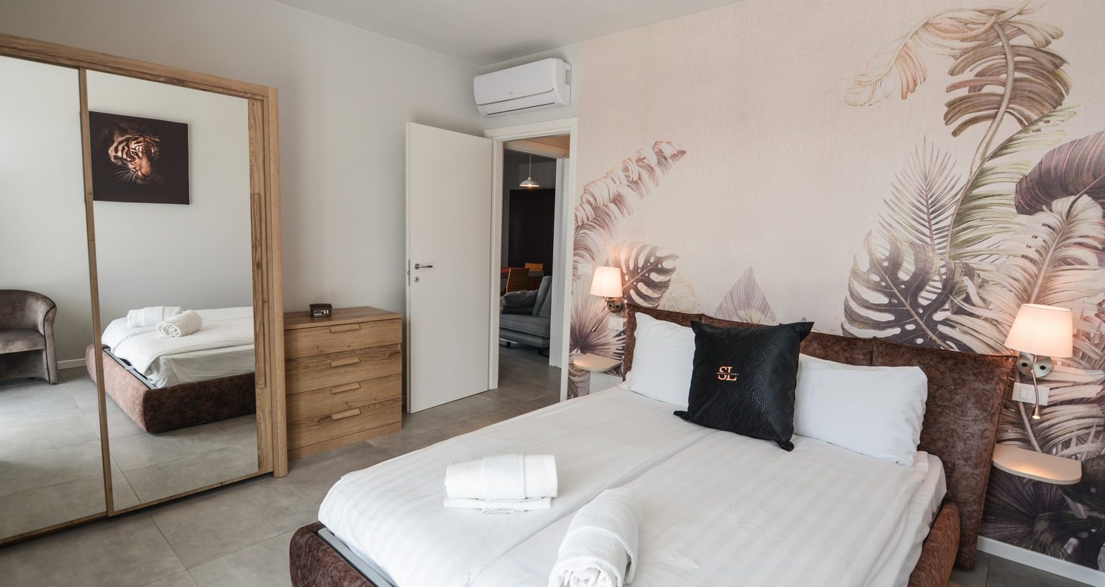 Enjoy Holiday | Deluxe Lodge