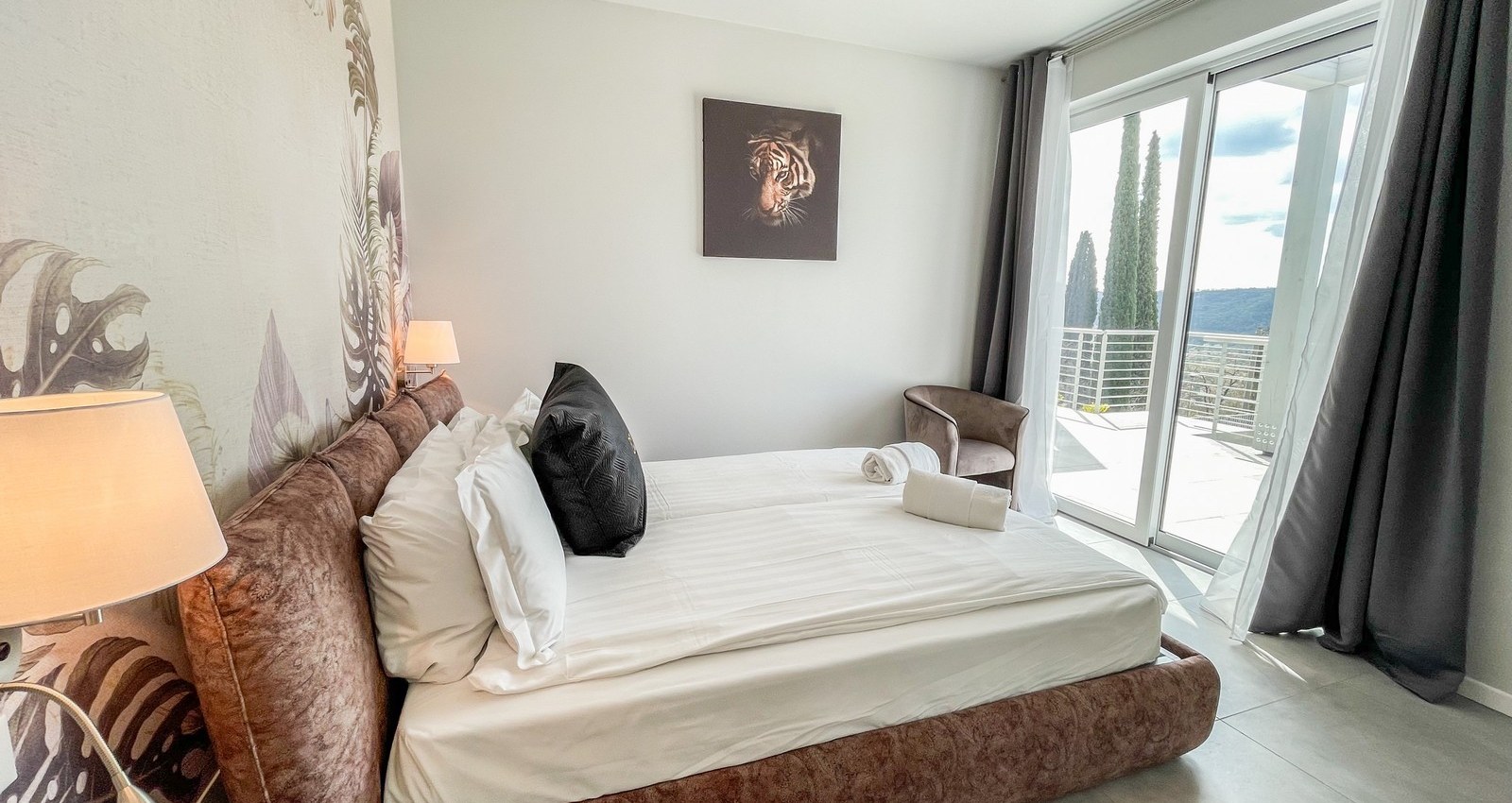 Enjoy Holiday | Deluxe Lodge