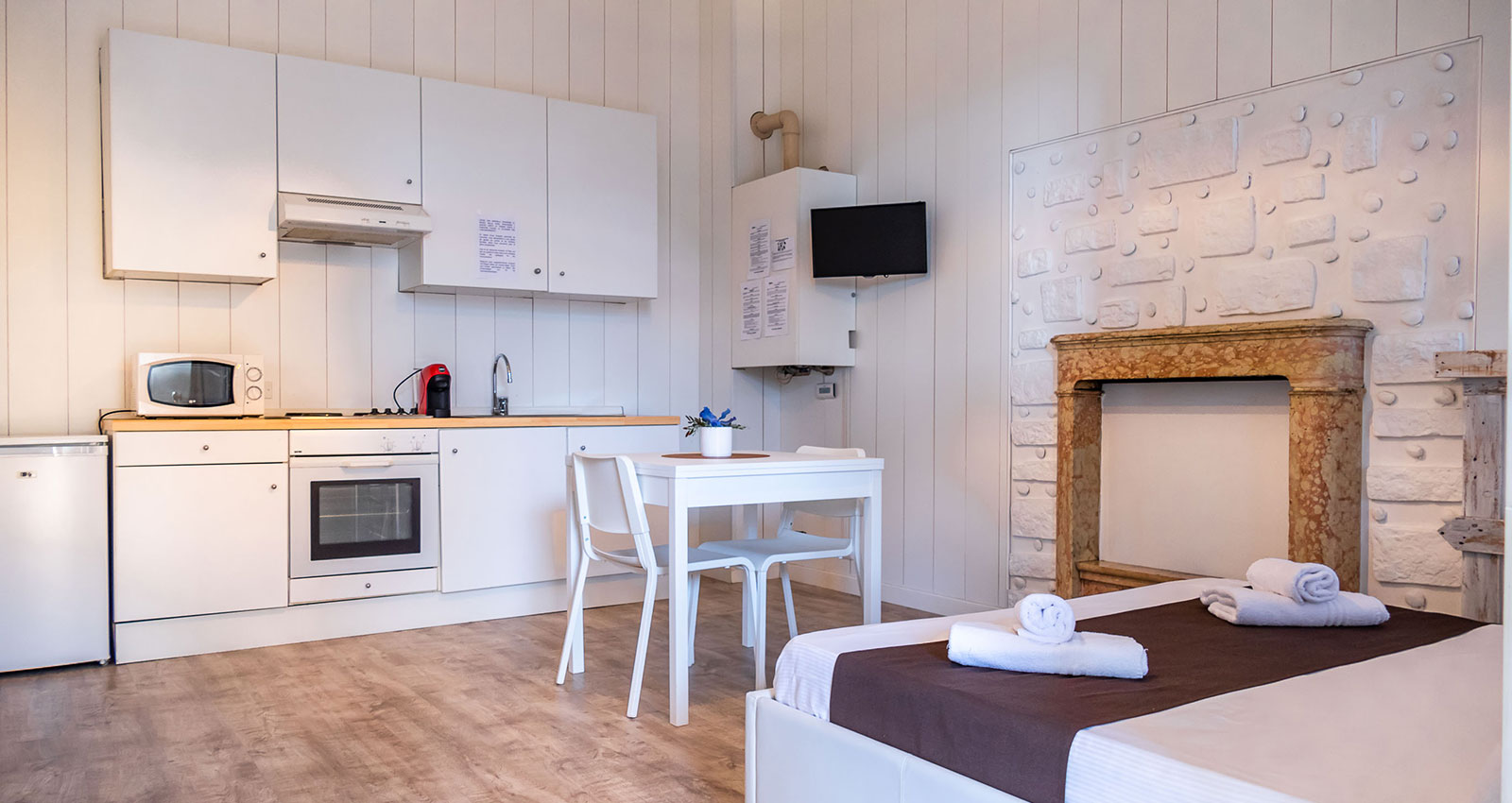 Enjoy Holiday | Appartamento con una camera da letto con terrazza