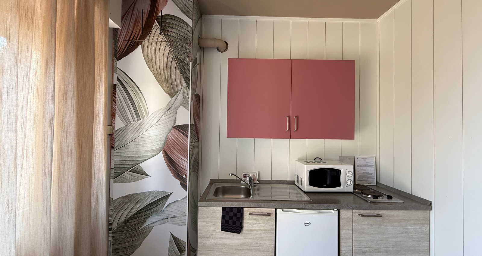 Enjoy Holiday | 1-Bedroom Apartment with Terrace