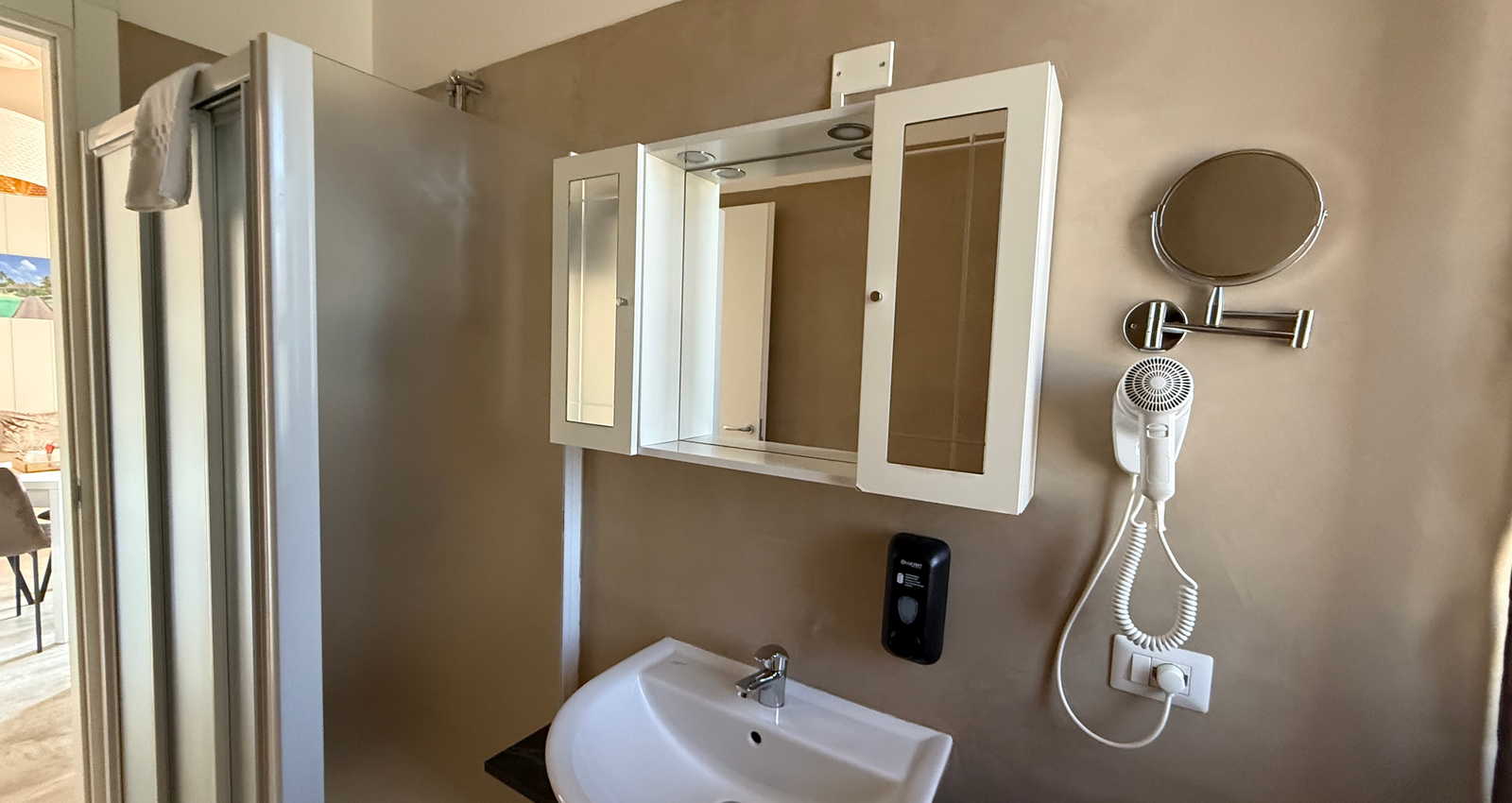 Enjoy Holiday | 1-Bedroom Apartment