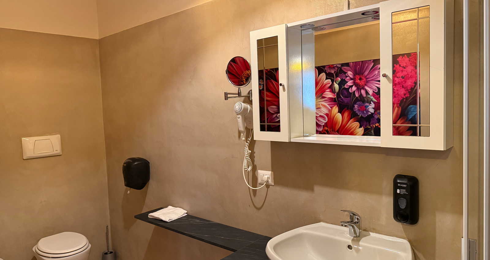 Enjoy Holiday | 2-Bedroom Apartment