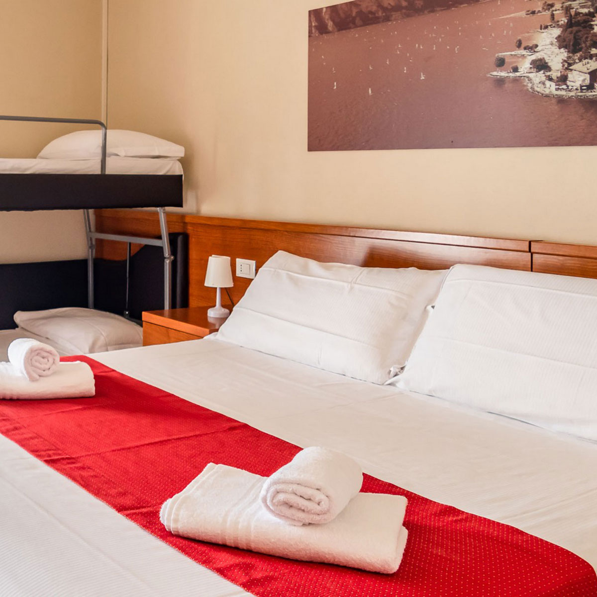 Hotel Venezia Park - Camera Family con balcone - Bagno privato, aria condizionata, wi-fi e letto a castello