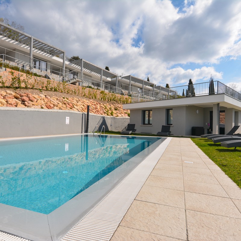 Sunset Lodge: private pool