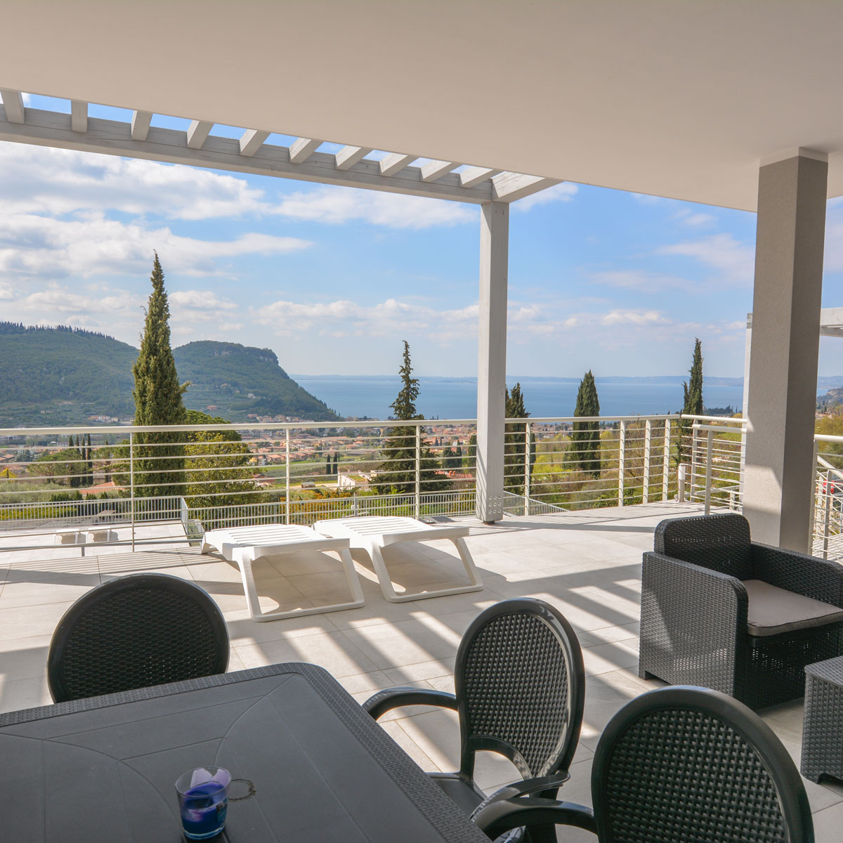 Sunset Lodge - Deluxe Lodge 4-5-6-7 with terrace, hot tub and independent entrance