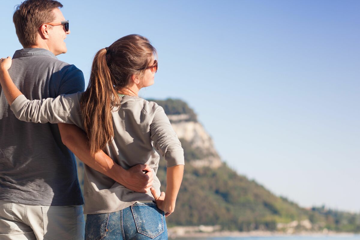 ROMANTIC ESCAPE
