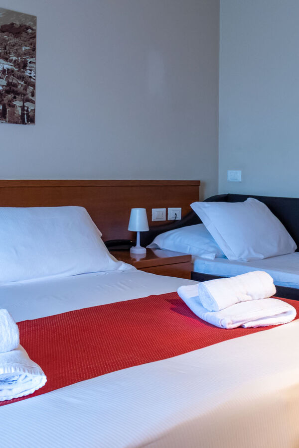 Enjoyholiday | Lago di Garda Parkhotel N.D.M. Srl | Camera Tripla con balcone